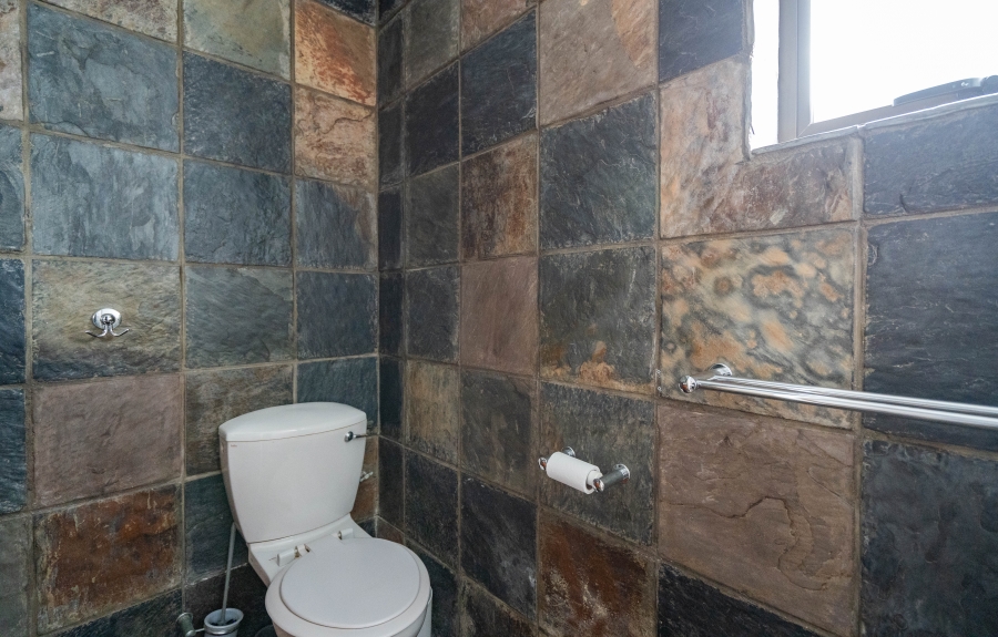 5 Bedroom Property for Sale in Royal Alfred Marina Eastern Cape